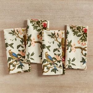 Pottery Barn Nola Napkins Set Of 4 BNWT